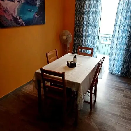 όμορφο και ευρύχωρο διαμέρισμα με θέα! Nafplio