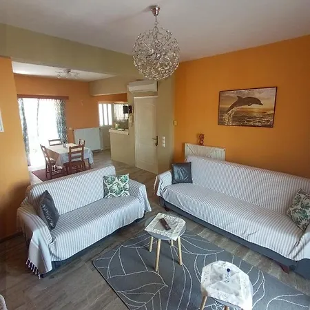 όμορφο και ευρύχωρο διαμέρισμα με θέα! Apartment *
